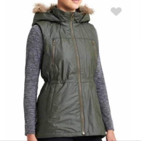 Athleta Alpine Air Vest with Removable Fur Hood in Army Green - Picture 2 of 14